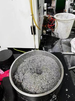 उच्च दबाव सीएनसी भागों क्लीनर पानी टैंक स्लग सफाई मशीन