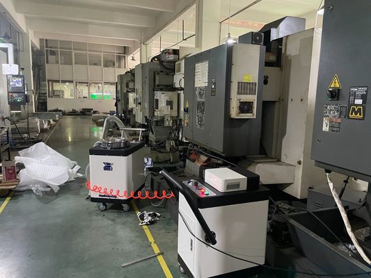 मोबाइल सीएनसी शीतल द्रव तेल विभाजक 0.3 मिमी सटीकता पोर्टेबल ट्राम्प तेल विभाजक