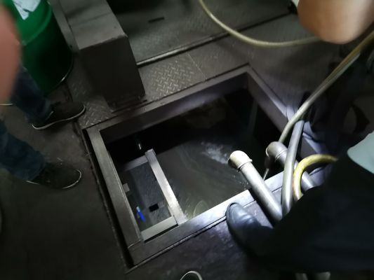ओईएम मोबाइल मशीन टूल वाटर टैंक कटिंग फ्लूइड डिग्रेसर मशीन